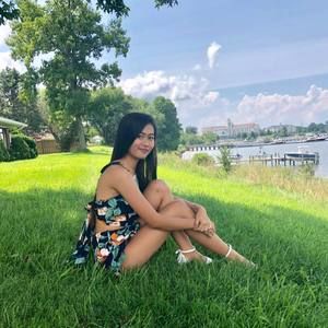 Meet your Posher, Noemi